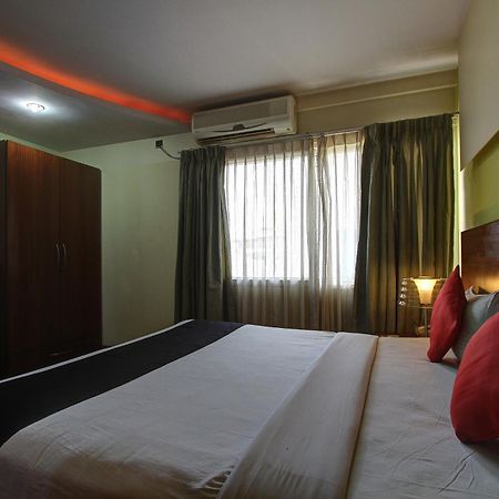 Отель Townhouse Jp Residency Near Delhi Airport Нью-Дели Экстерьер фото