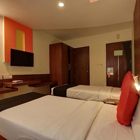 Отель Townhouse Jp Residency Near Delhi Airport Нью-Дели Экстерьер фото
